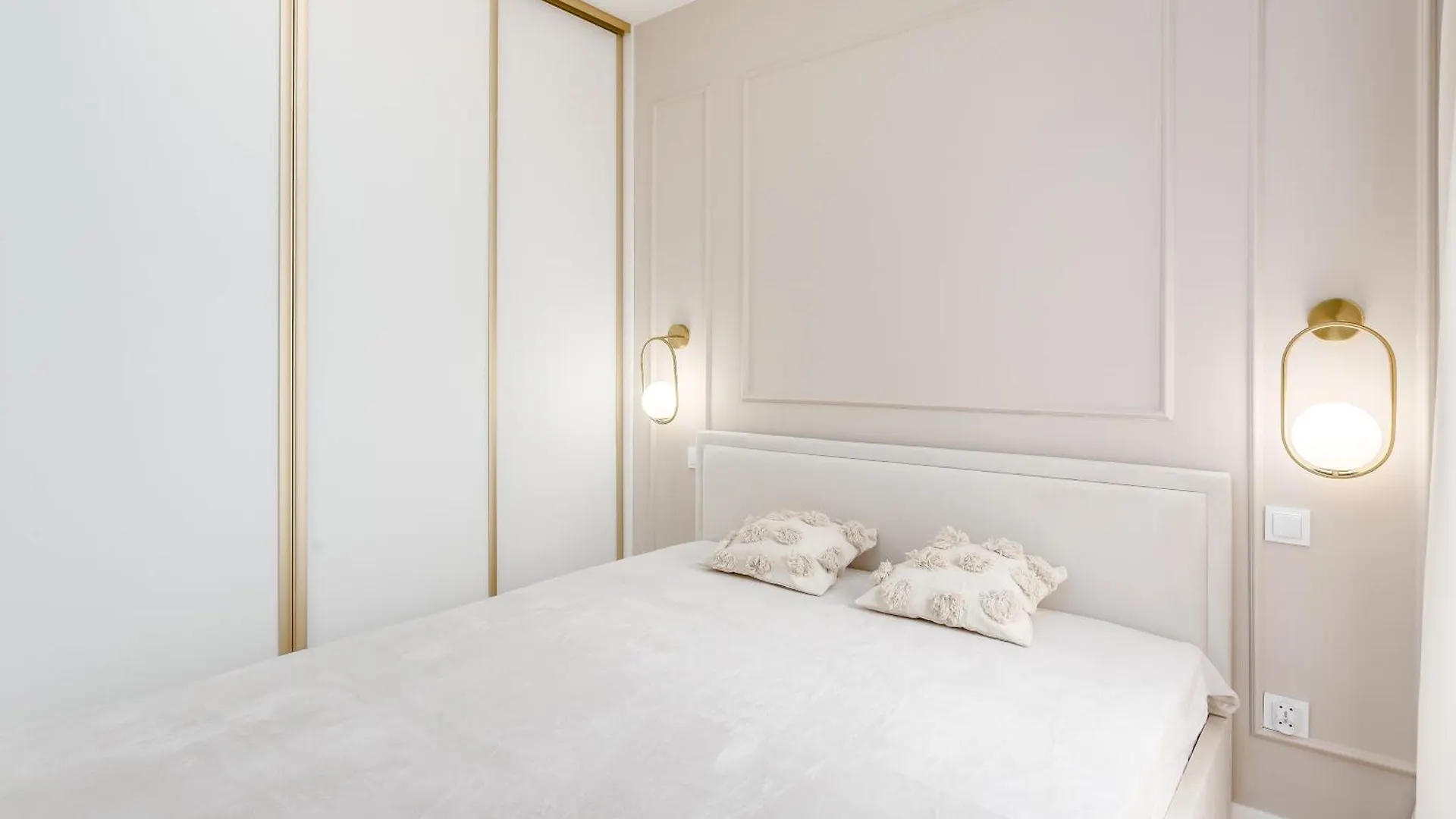 Luxe & Tranquil Gem - Terrace - Jacuzzi - Parking! Apartment Warsaw